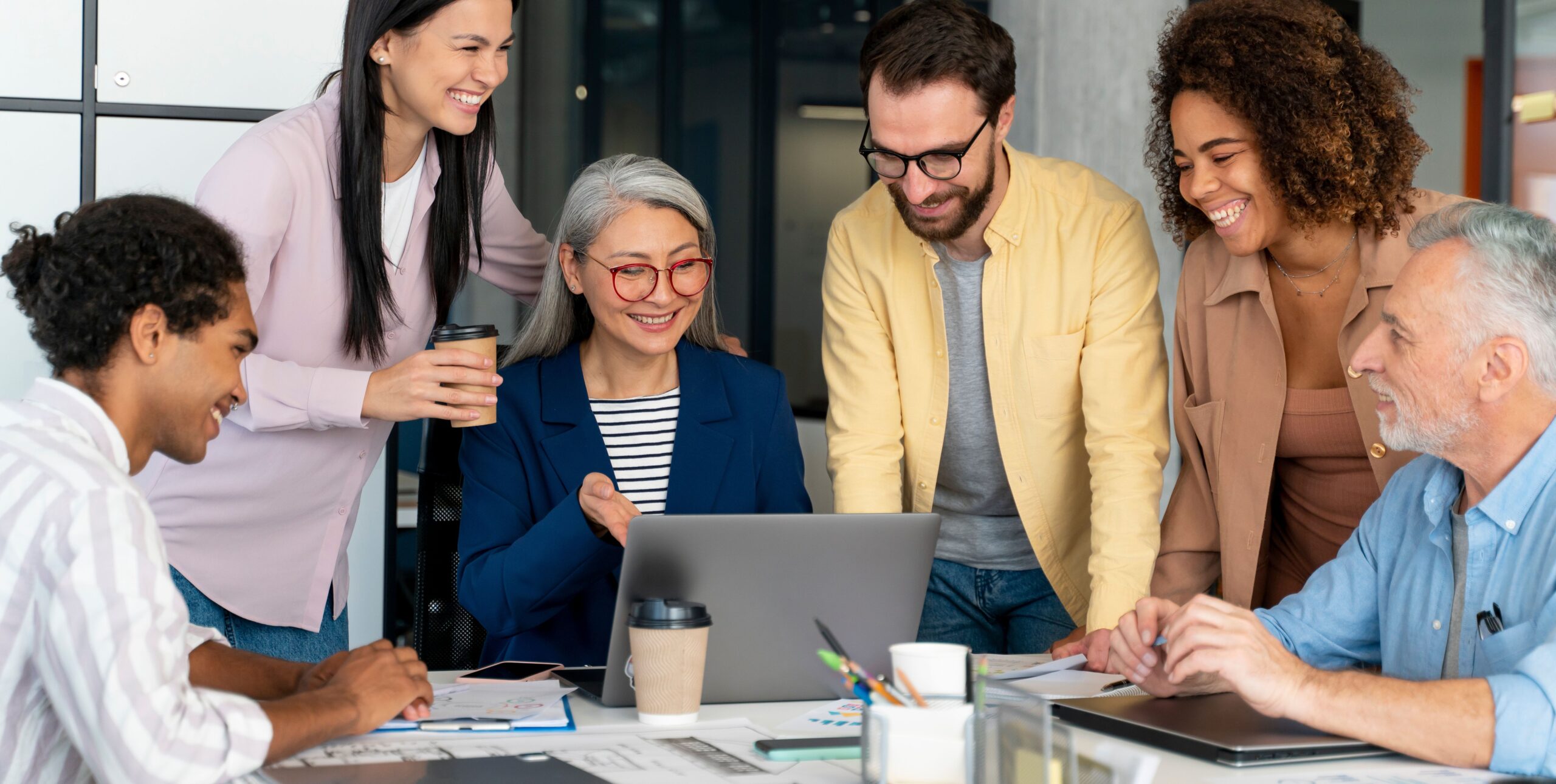 Réunion CSE sur l'emploi des seniors et la politique sociale de l'entreprise.